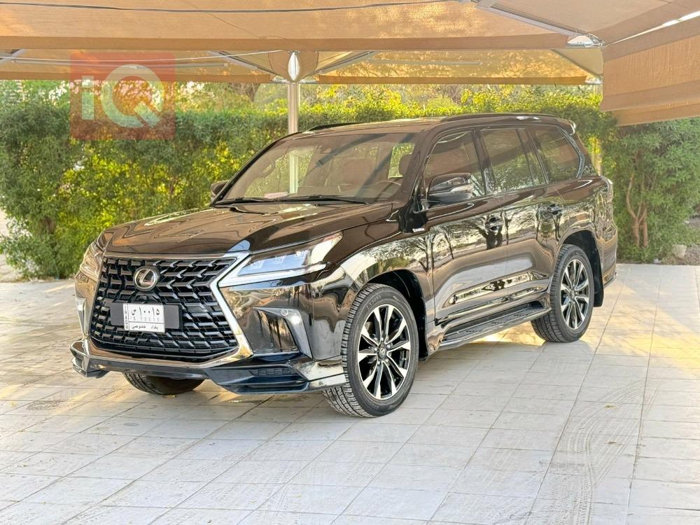 Lexus LX